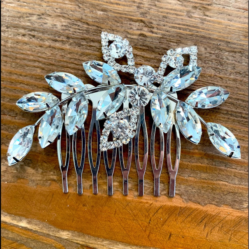 Bridal crystal hair clip